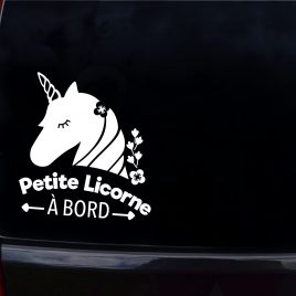 Autocollant bébé à bord petite licorne