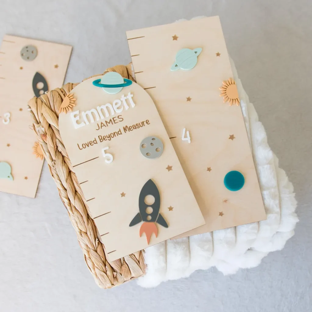 Courbe de croissance personnalisée - ESPACE, courbe de croissance pour enfants, courbe des tailles en bois, hauteur de bébé, souvenir de famille, décoration de chambre de bébé personnalisée, décoration de vaisseau spati