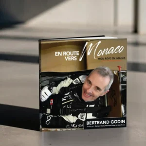 Graphisme pour la page couverture du livre en route vers Monaco. Qui retrace à l'aide photos, le parcours du coureur automobile Bertrand Godin.